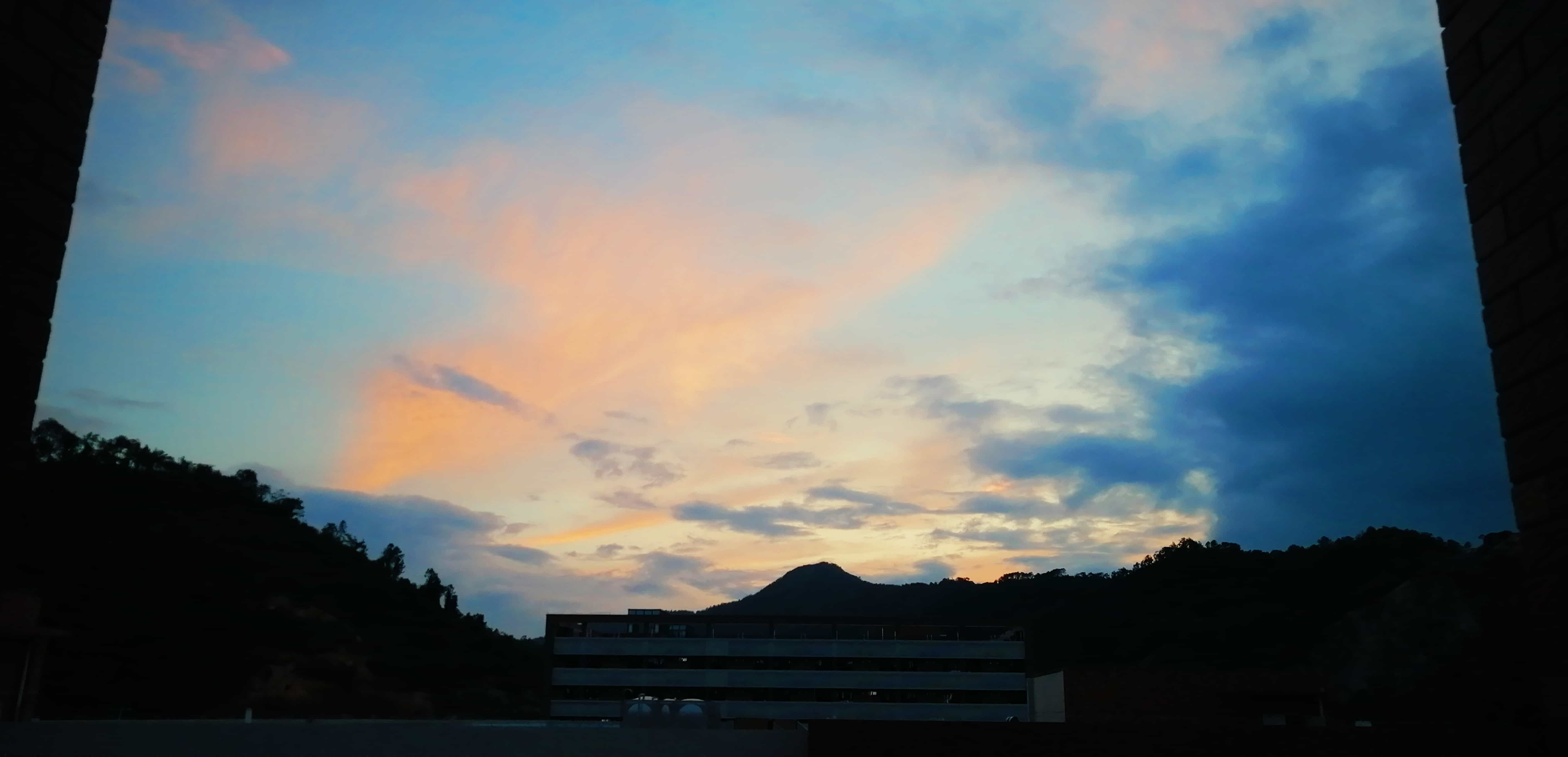 宿舍阳台晚景